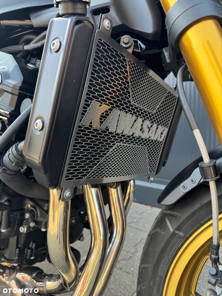 Kawasaki Z 900 RS - 11