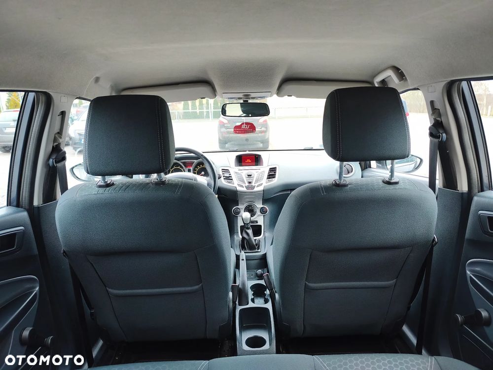 Ford Fiesta 1.25 Ghia - 32