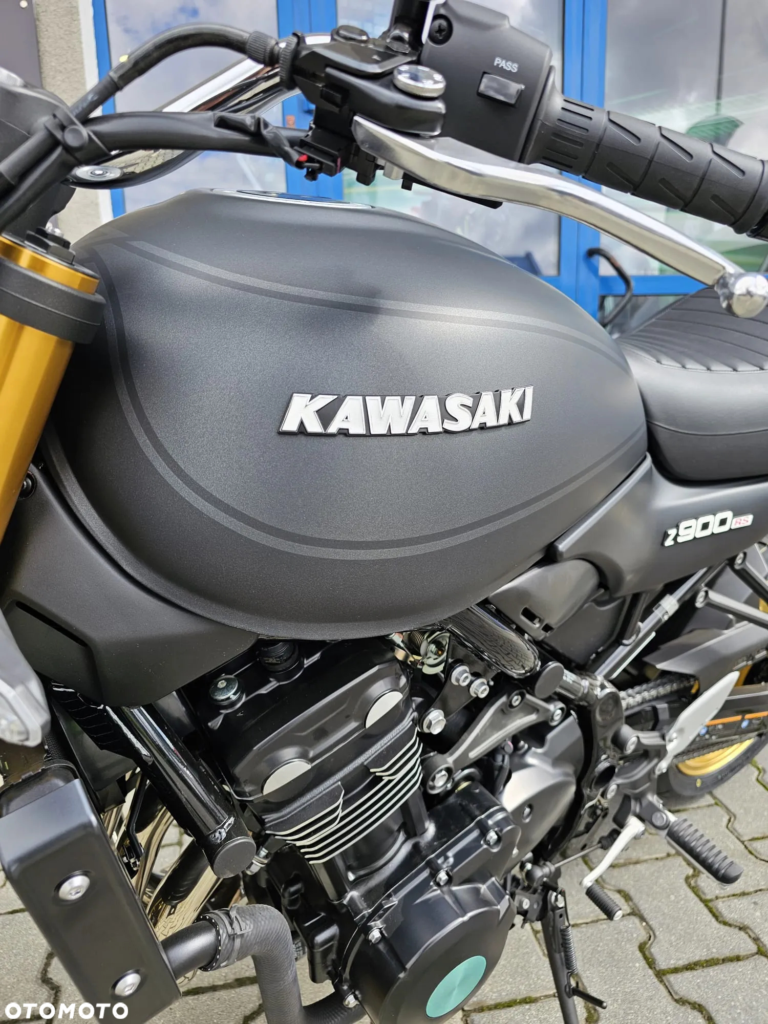 Kawasaki Z 900 RS - 6