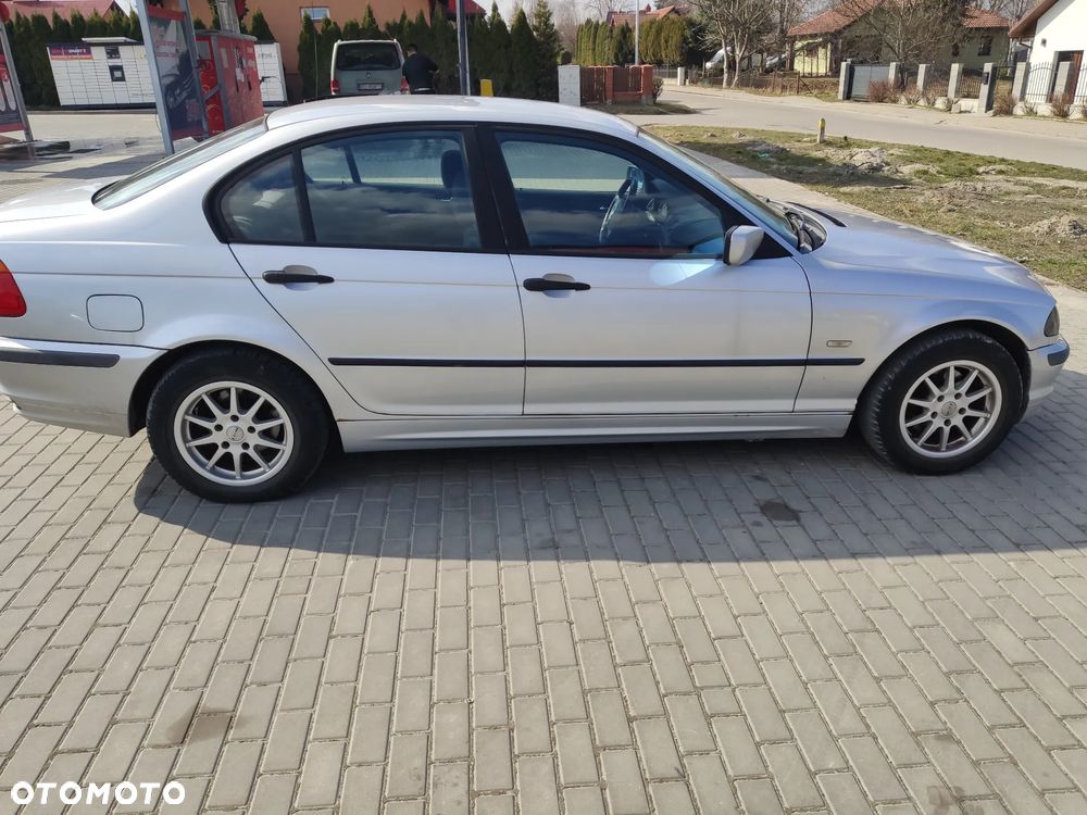 BMW Seria 3 318i - 7