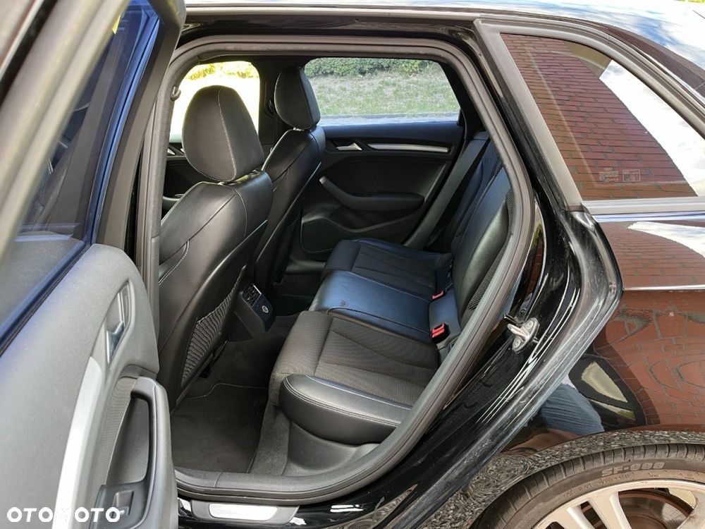 Audi A3 Sportback 2.0 TDI (clean diesel) S tronic S line Sportpaket - 24