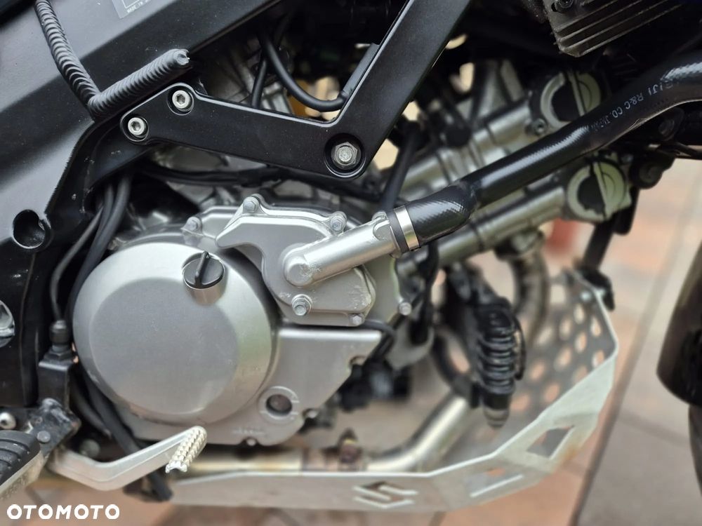 Suzuki V-STROM - 12