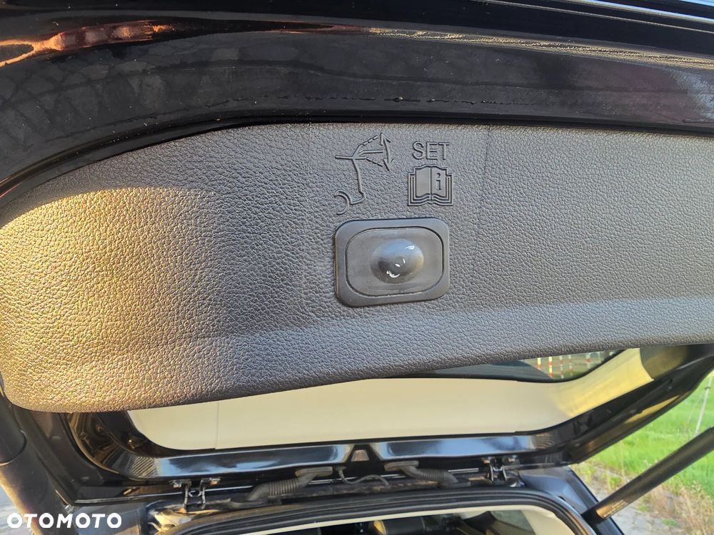 Ford Kuga 2.0 TDCi 2x4 Titanium - 8