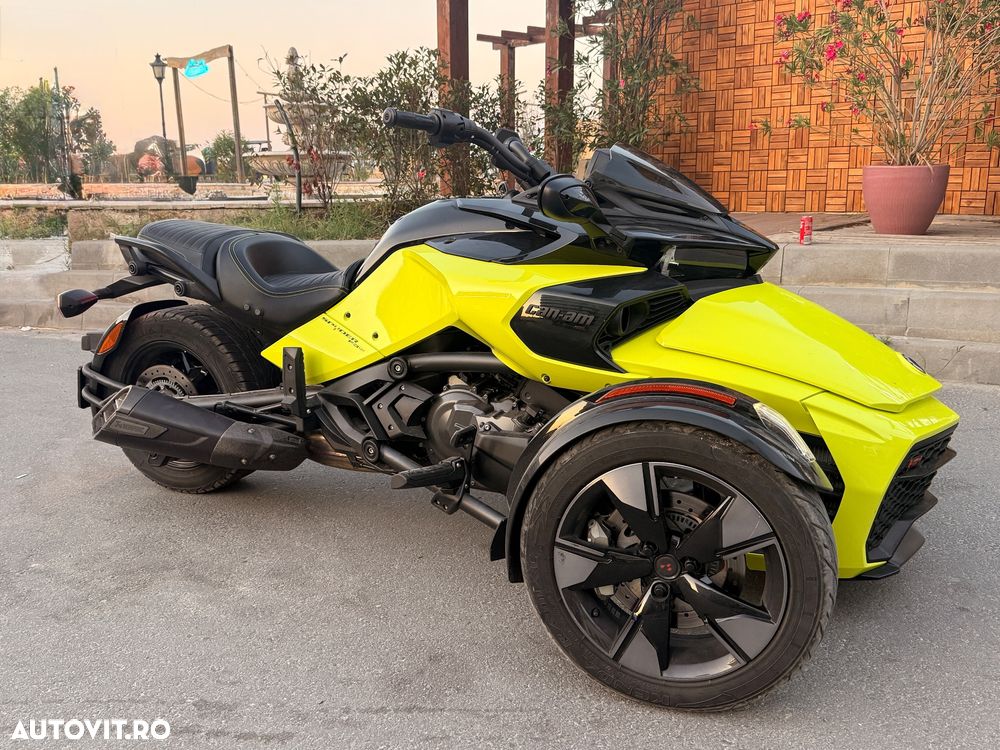 Can-Am Spyder - 9