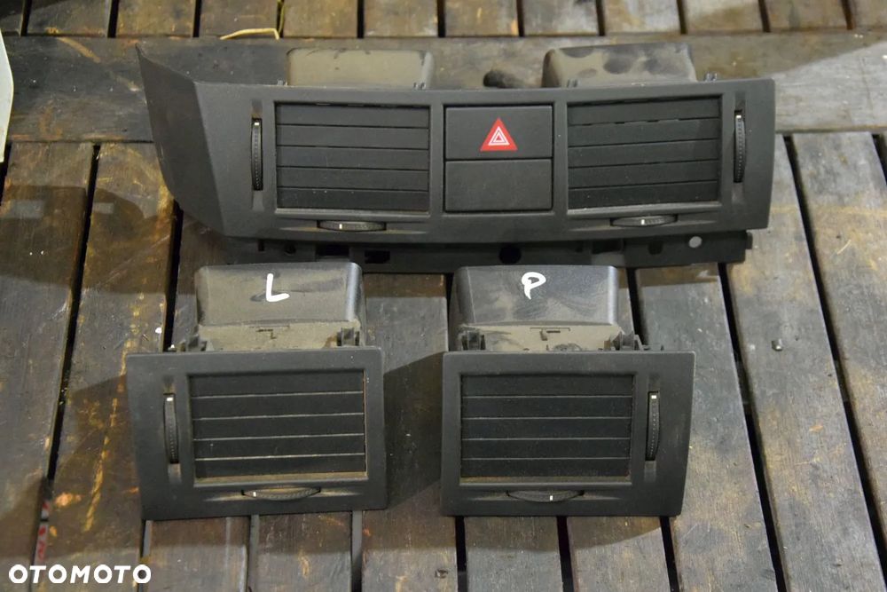 Opel Meriva A Kratka nawiewu ŚRODKOWA prawa lewa cała sprawna - 1