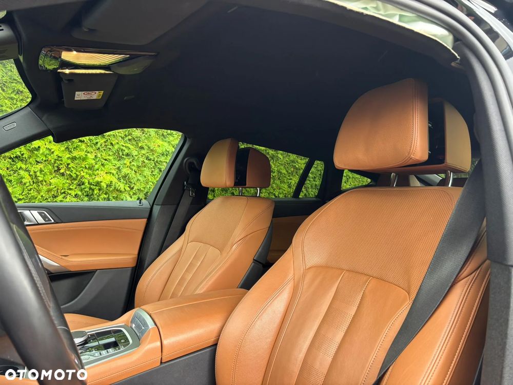 BMW X6 xDrive40i mHEV - 19