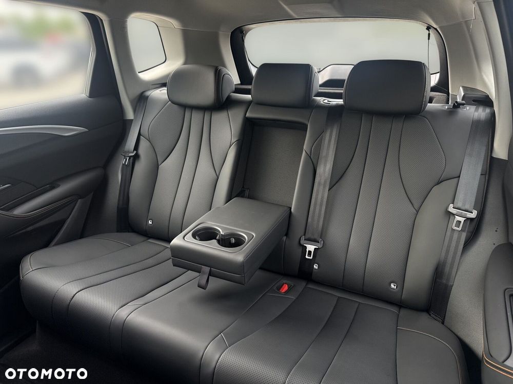 BYD Sealion 5 - 14
