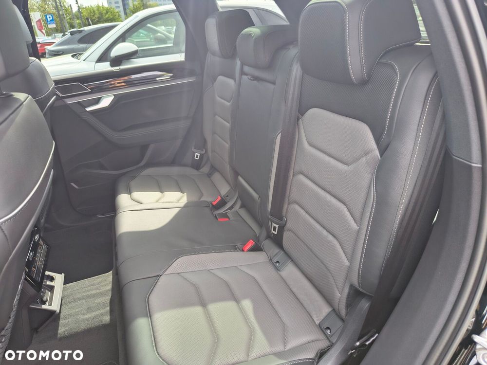 Volkswagen Touareg - 32