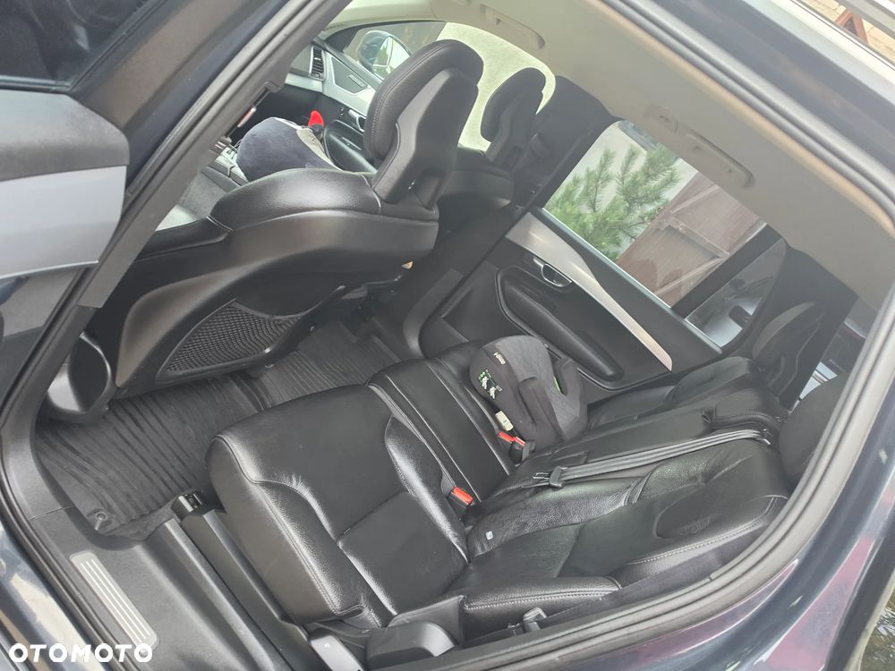 Volvo XC 90 D4 FWD Momentum 7os - 17