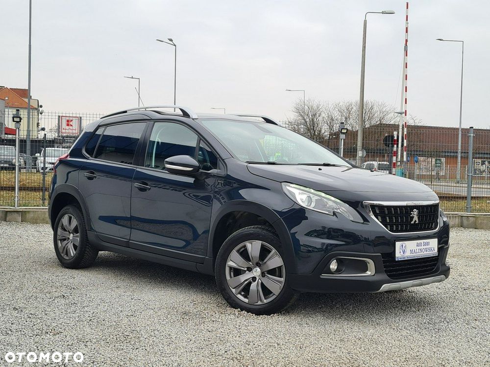 Peugeot 2008 1.2 Pure Tech GPF Signature S&S - 3