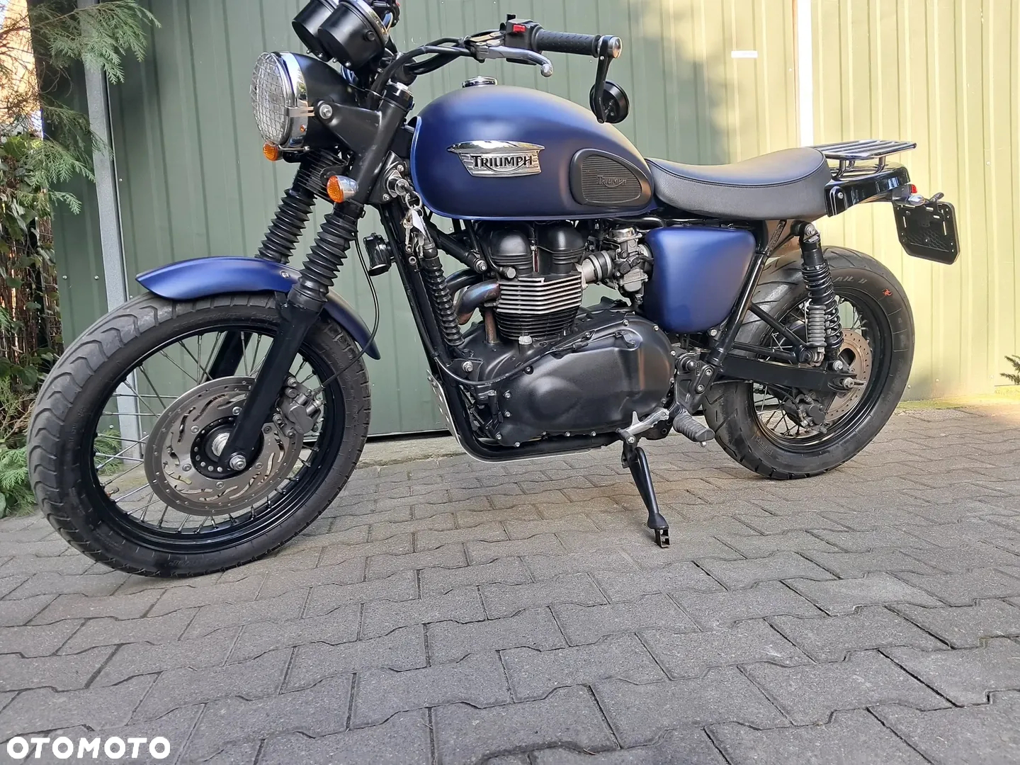 Triumph Bonneville - 2