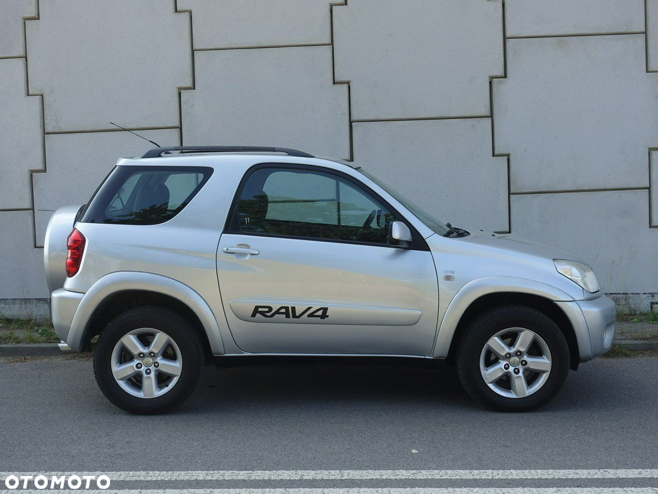 Toyota RAV4 - 6