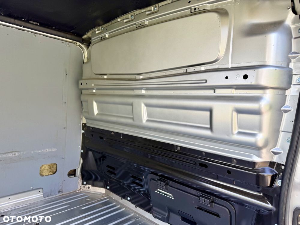 Opel Vivaro - 13