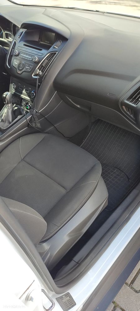 Ford Focus 1.6 Edition - 14