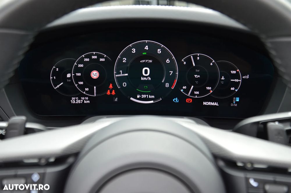 Porsche 911 Targa 4 GTS PDK - 18