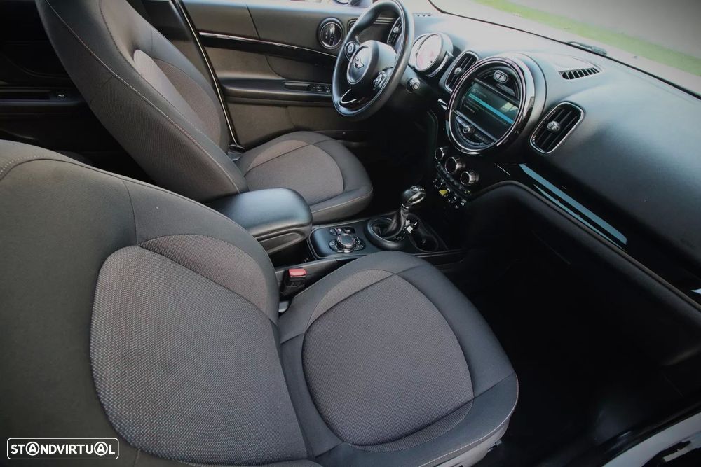 MINI Countryman Cooper SE ALL4 Auto - 31