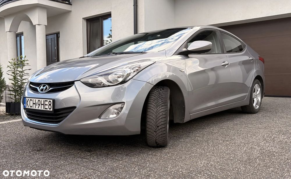 Hyundai Elantra 1.6 Style - 10