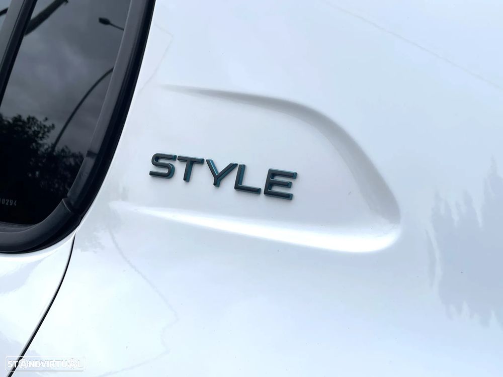 Peugeot e-208 E-Style - 20