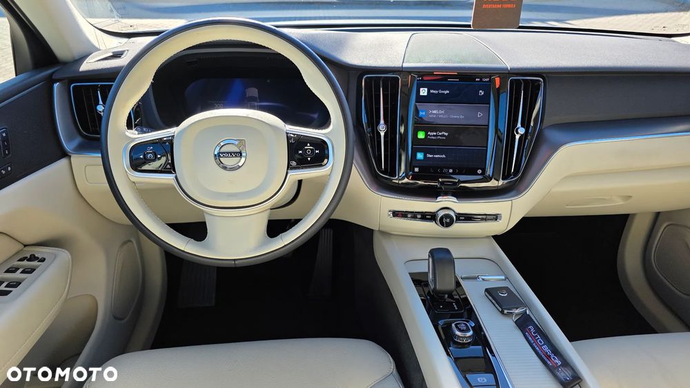 Volvo XC 60 B5 AWD Core - 19