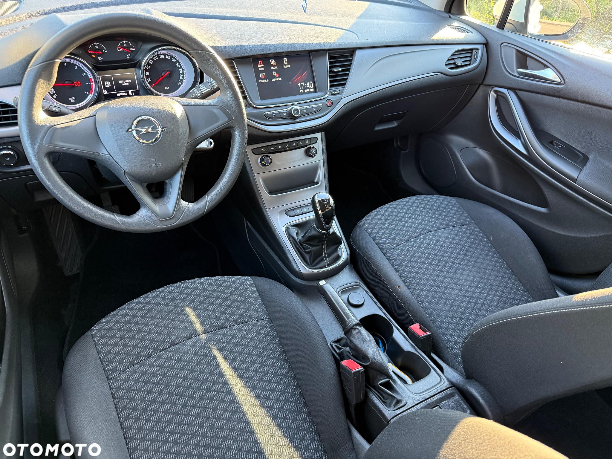 Opel Astra V 1.0 T Essentia S&S - 31