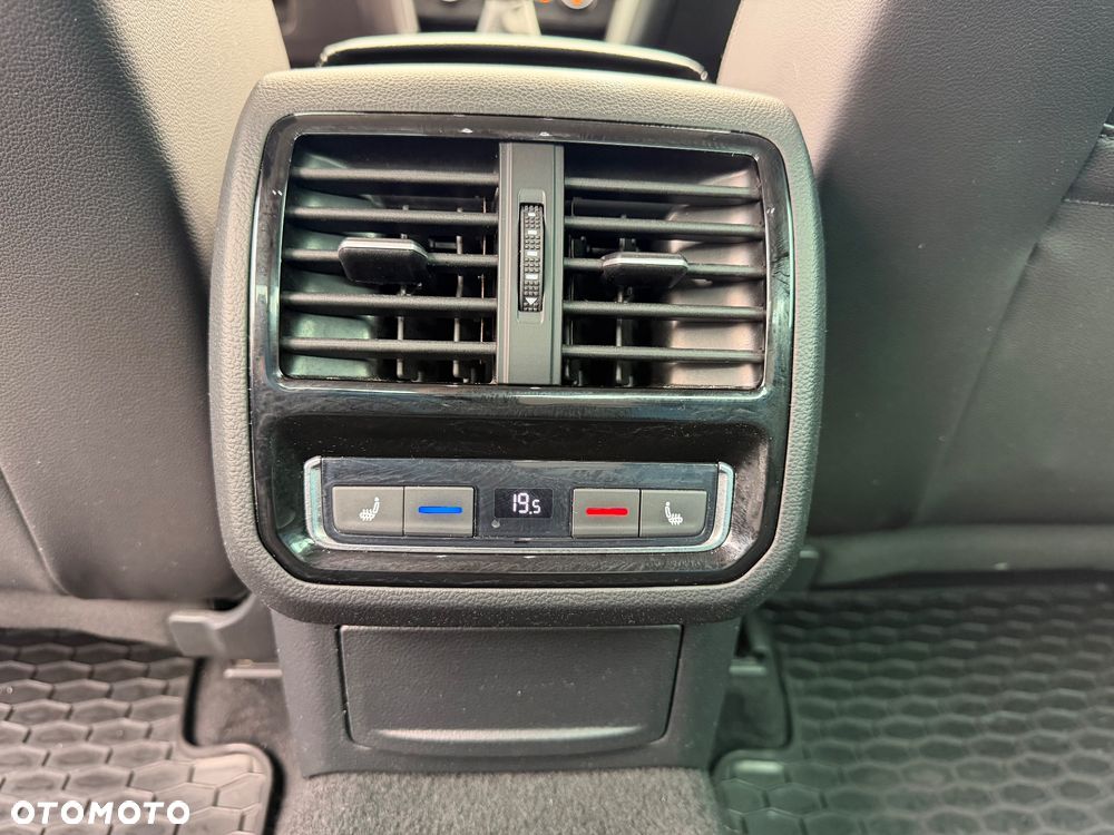 Volkswagen Passat 1.5 TSI EVO Elegance - 27