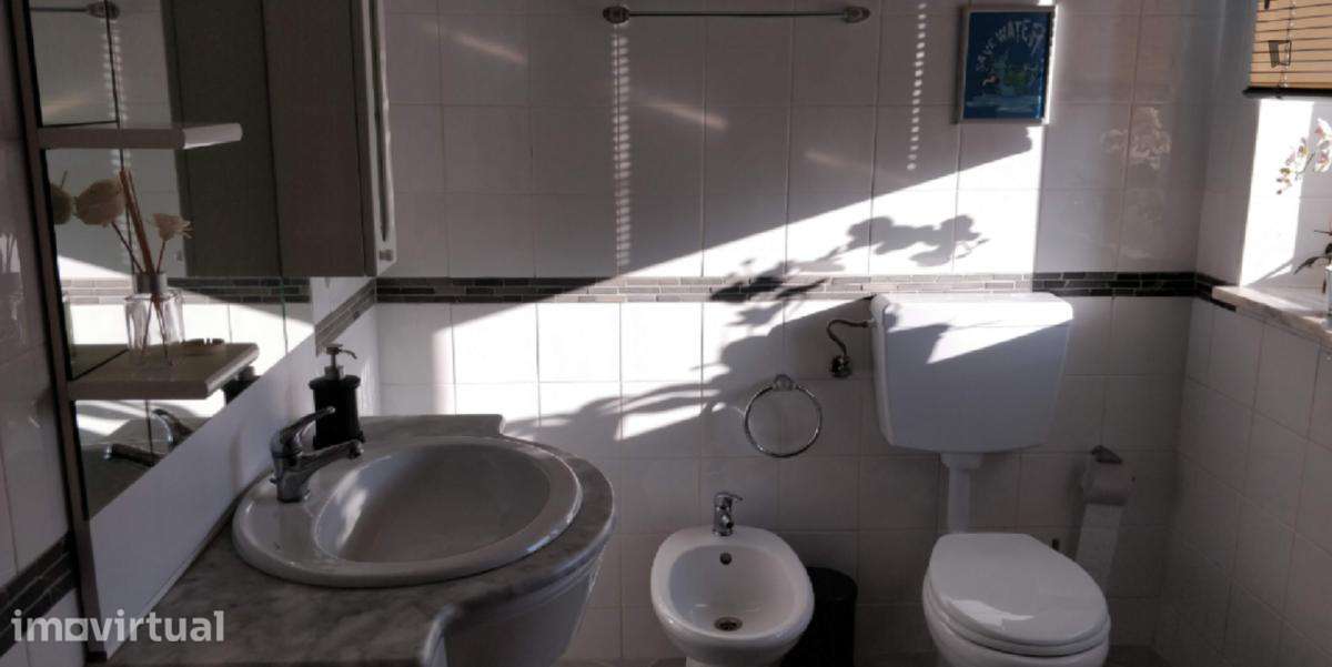 Quarto - localizado em Aveiro - Grande imagem: 4/8