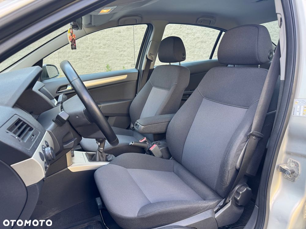 Opel Astra 1.6 Enjoy - 10