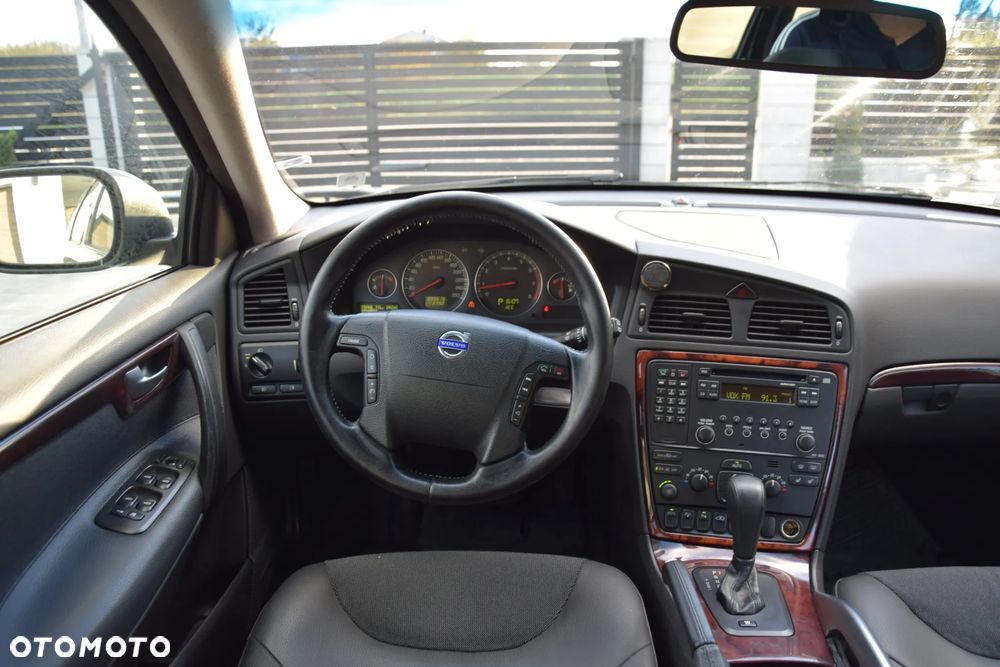 Volvo XC 70 AWD Momentum - 31