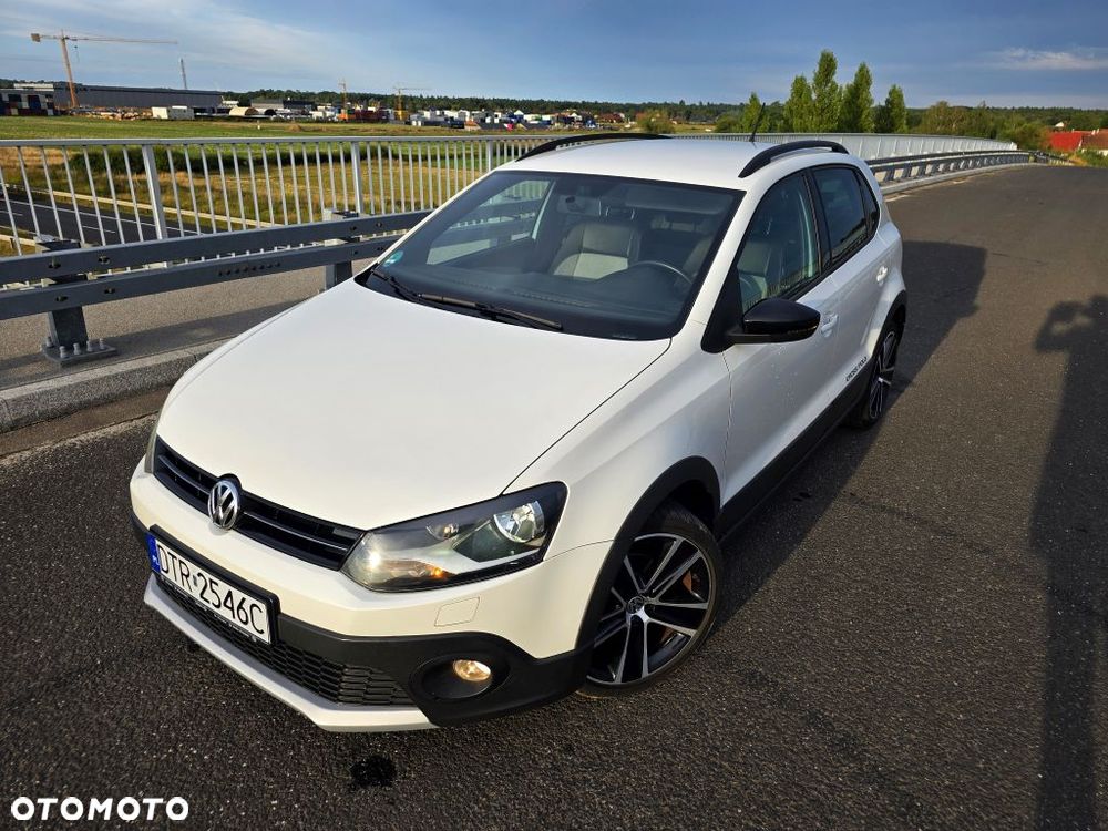 Volkswagen Polo 1.2 TSI Cross Urban White - 1