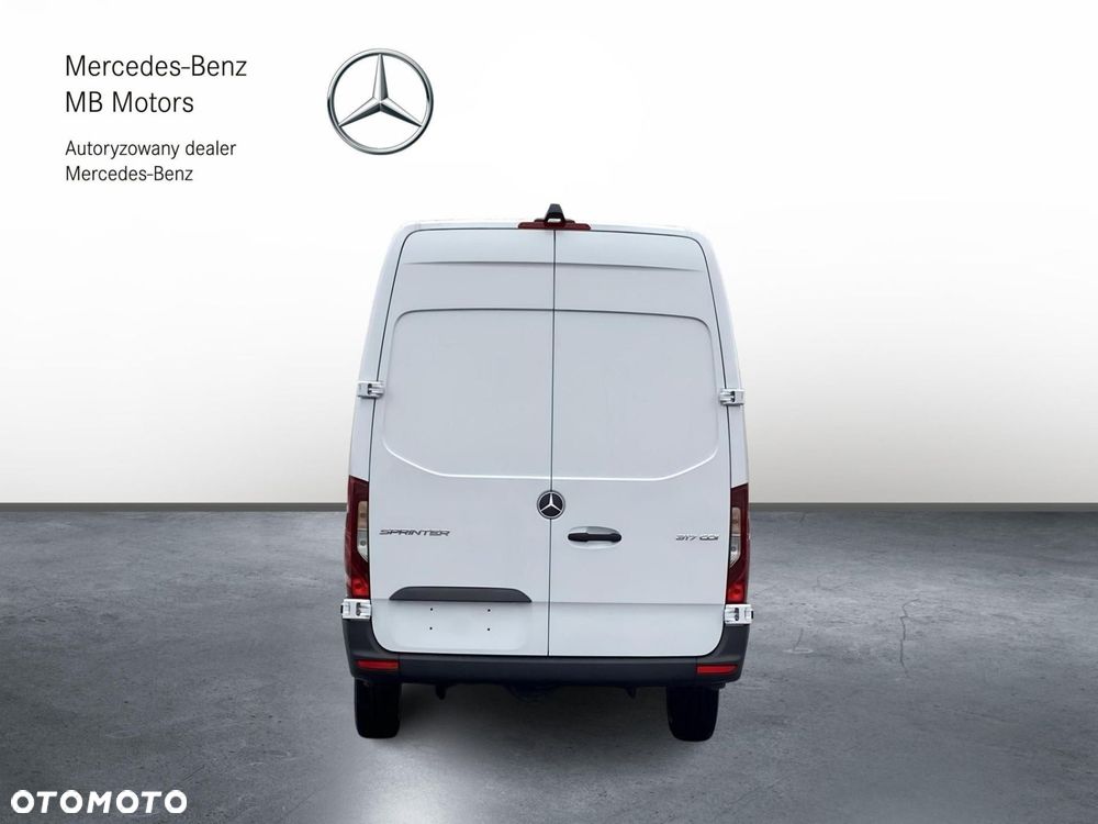 Mercedes-Benz Sprinter - 5