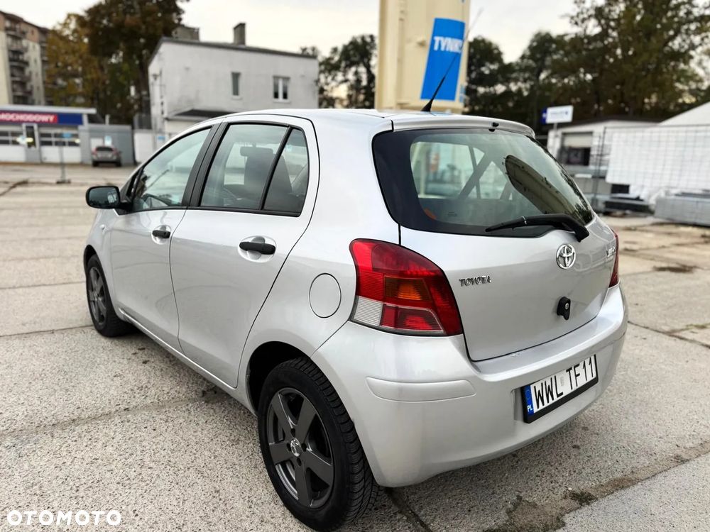 Toyota Yaris 1.33 Luna - 4