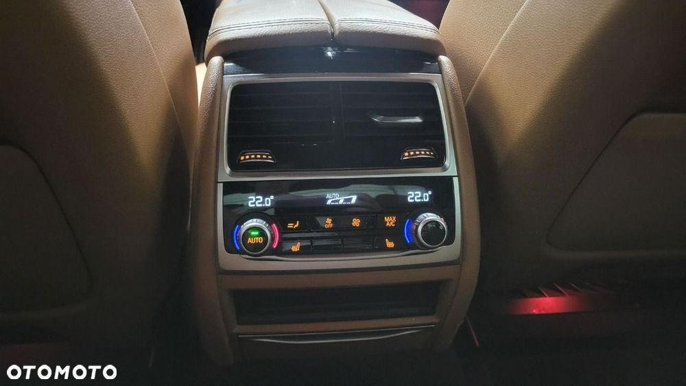 BMW Seria 7 - 25