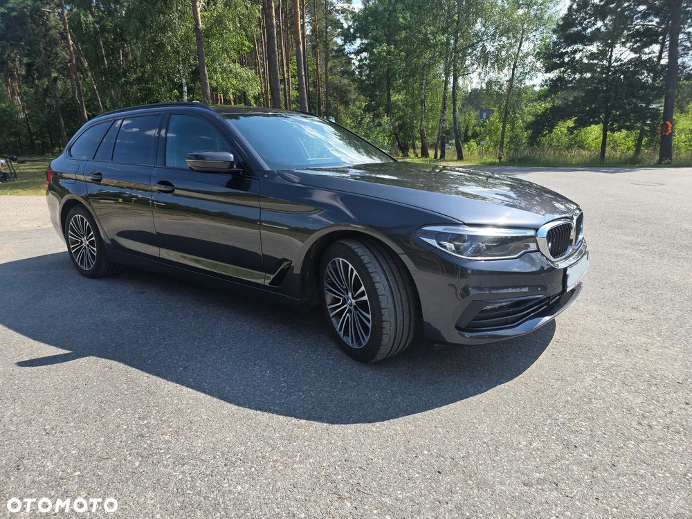 BMW Seria 5 520d Sport Line - 4
