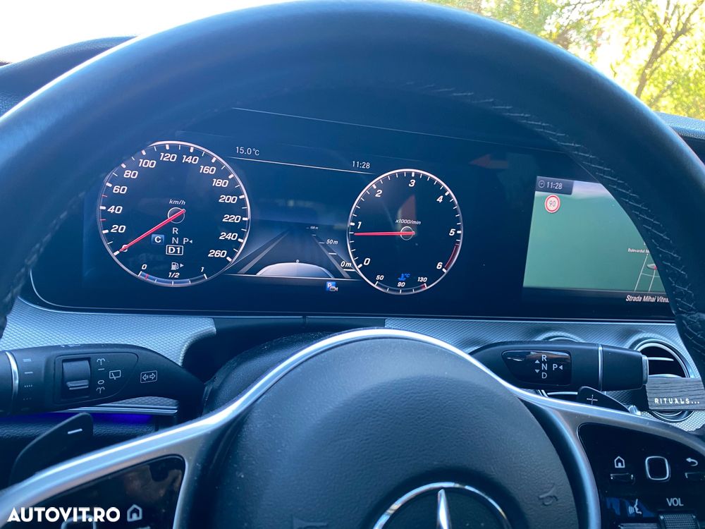 Mercedes-Benz E 220 d T 9G-TRONIC AMG Line - 22