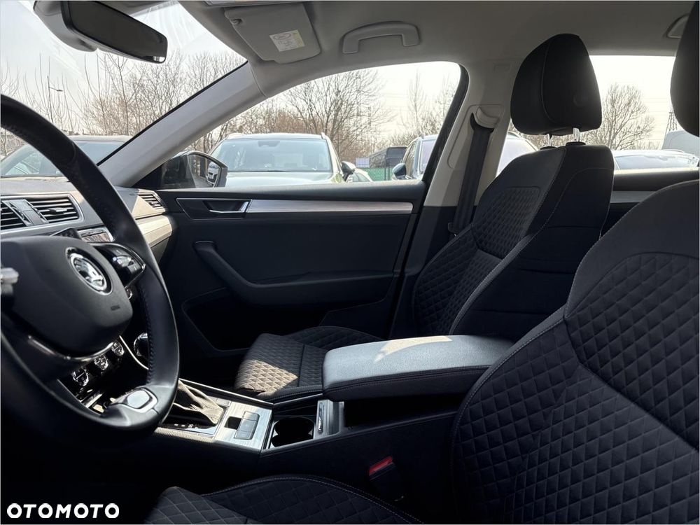 Skoda Superb 2.0 TSI Ambition DSG - 9