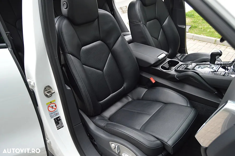 Porsche Cayenne Diesel Platinum Edition - 27