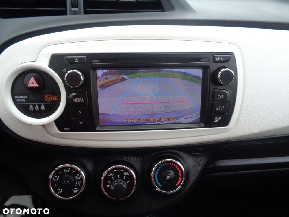 Toyota Yaris 1.0 Premium - 7