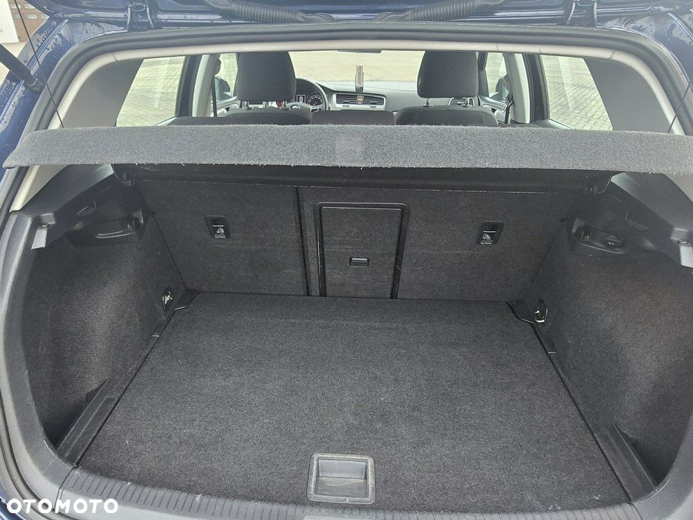 Volkswagen Golf - 23