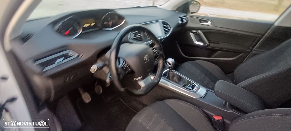 Peugeot 308 1.2 PureTech Allure J18 - 13