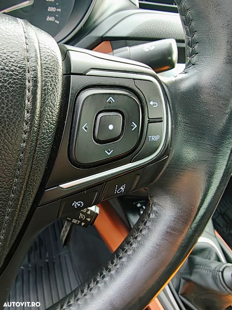 Toyota Avensis 2.0 D-4D Executive Terracotta - 34