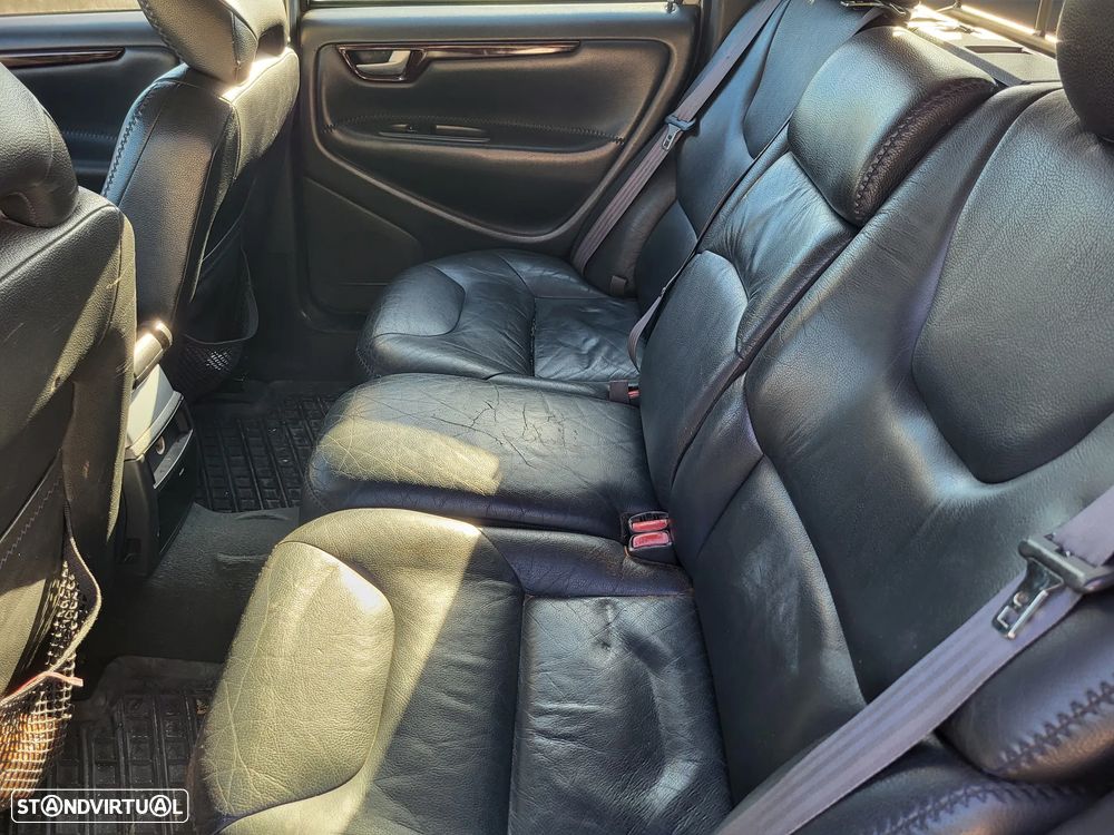 Volvo XC 70 D5 Nivel 2 Auto. - 6
