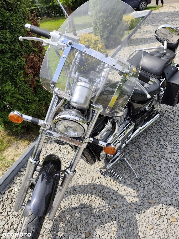 Suzuki Intruder - 4