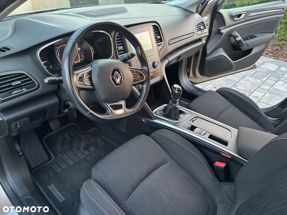 Renault Megane TCe 140 GPF LIMITED - 11
