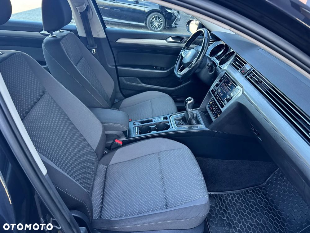 Volkswagen Passat 1.5 TSI EVO Elegance - 11