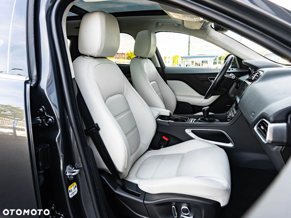 Jaguar F-Pace 20d Prestige - 25