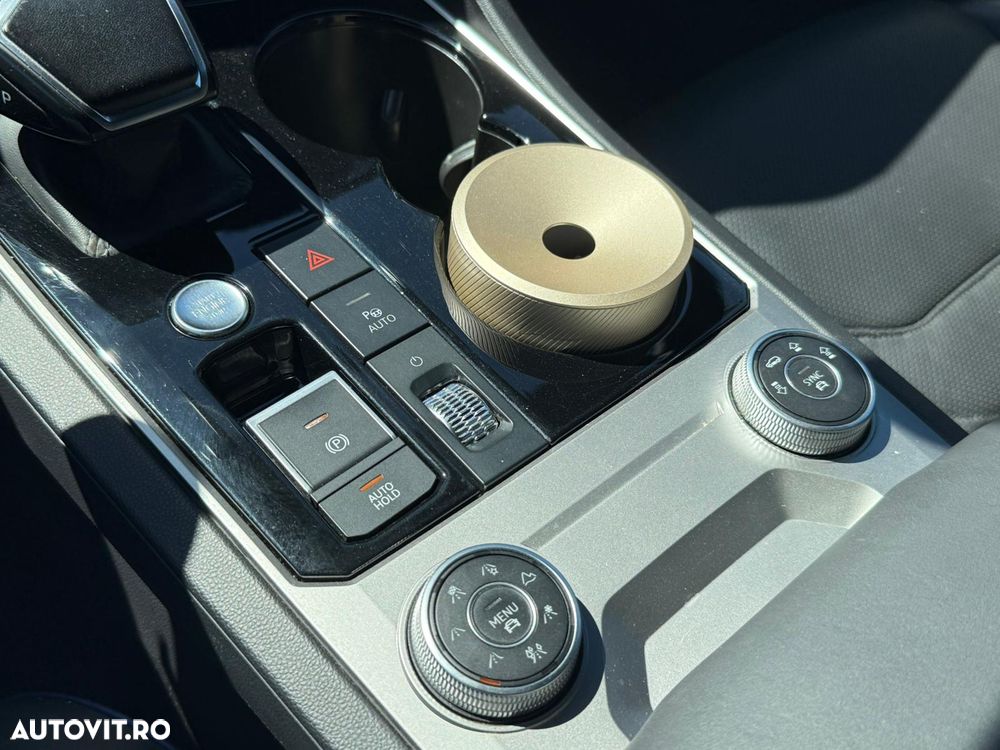 Volkswagen Touareg - 13