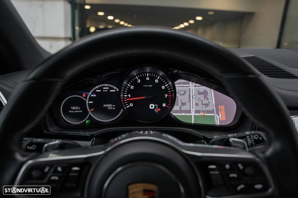 Porsche Cayenne Standard - 12