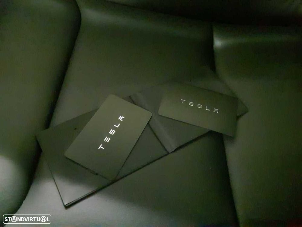 Tesla Model Y Long Range Dual Motor AWD - 6