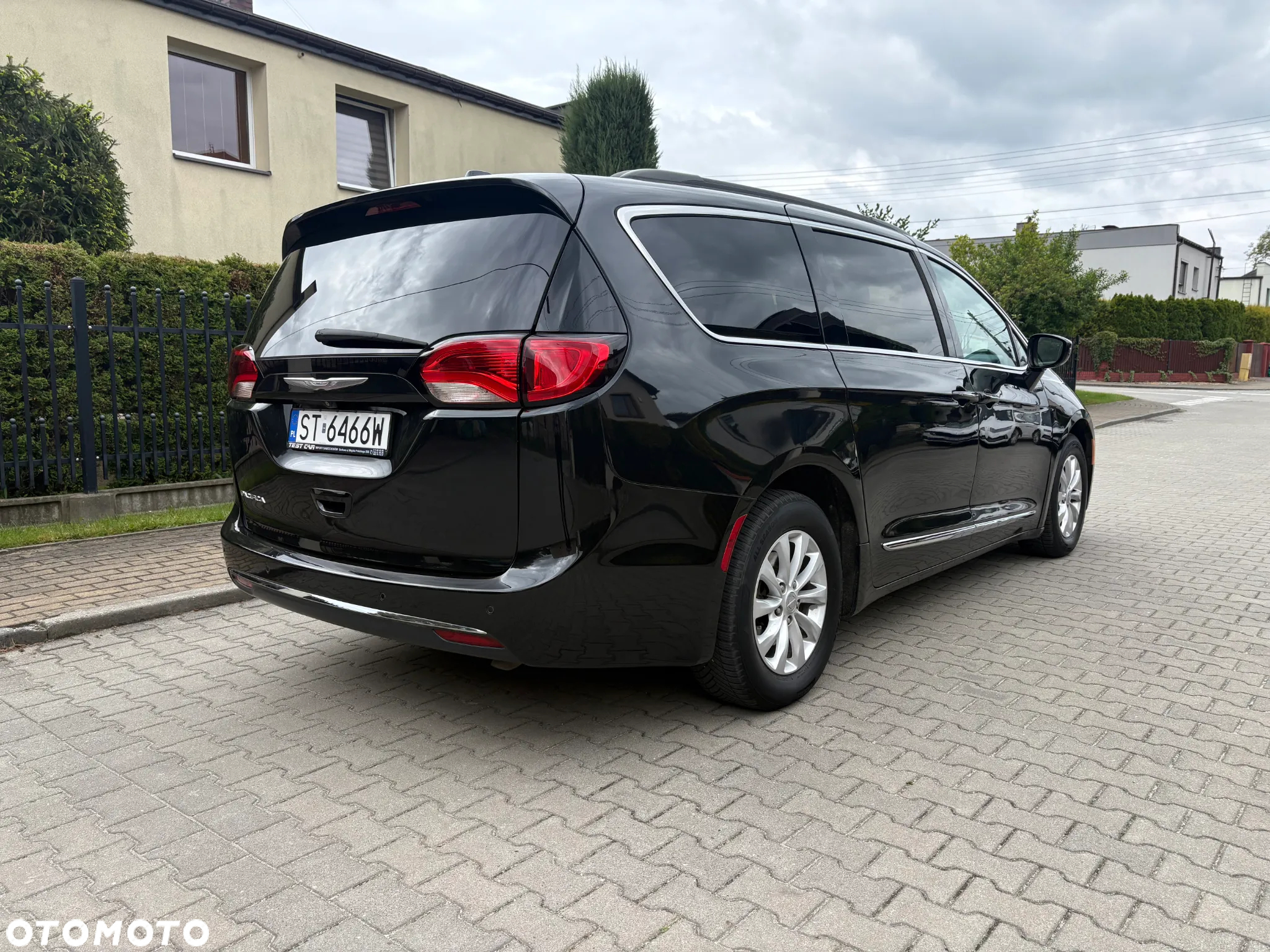 Chrysler Pacifica - 5