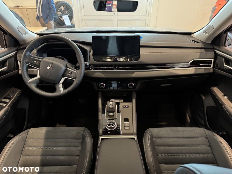 Mitsubishi Outlander - 9